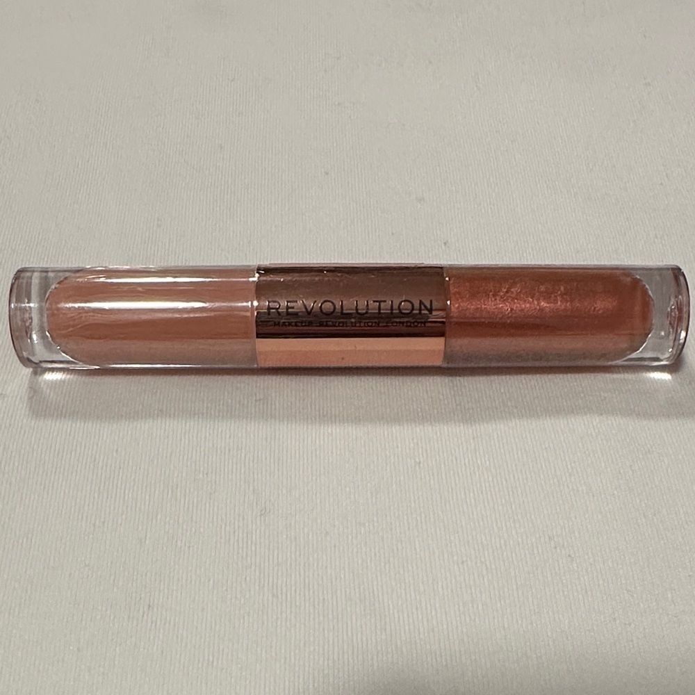 3/$15 🌸 Revolution Dual-Ended Double Up Liquid Shadow - Infatuated - Picture 1 of 5